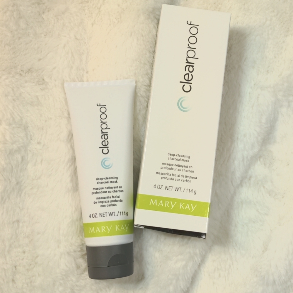 Deep-Cleansing Charcoal Mask